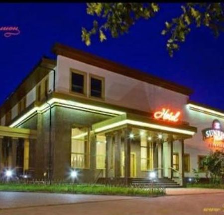 Sunrise Park Hotel Zaporizhia Eksteriør billede